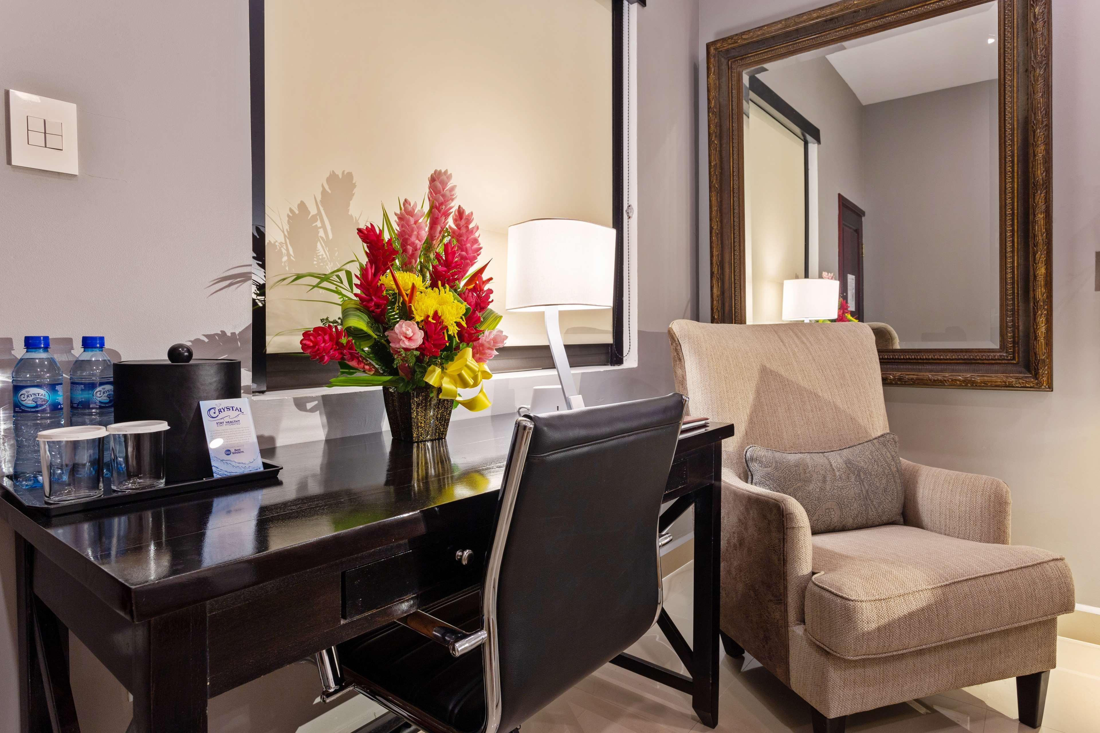 Best Western Plus Belize Biltmore Plaza Белиз Сити Екстериор снимка