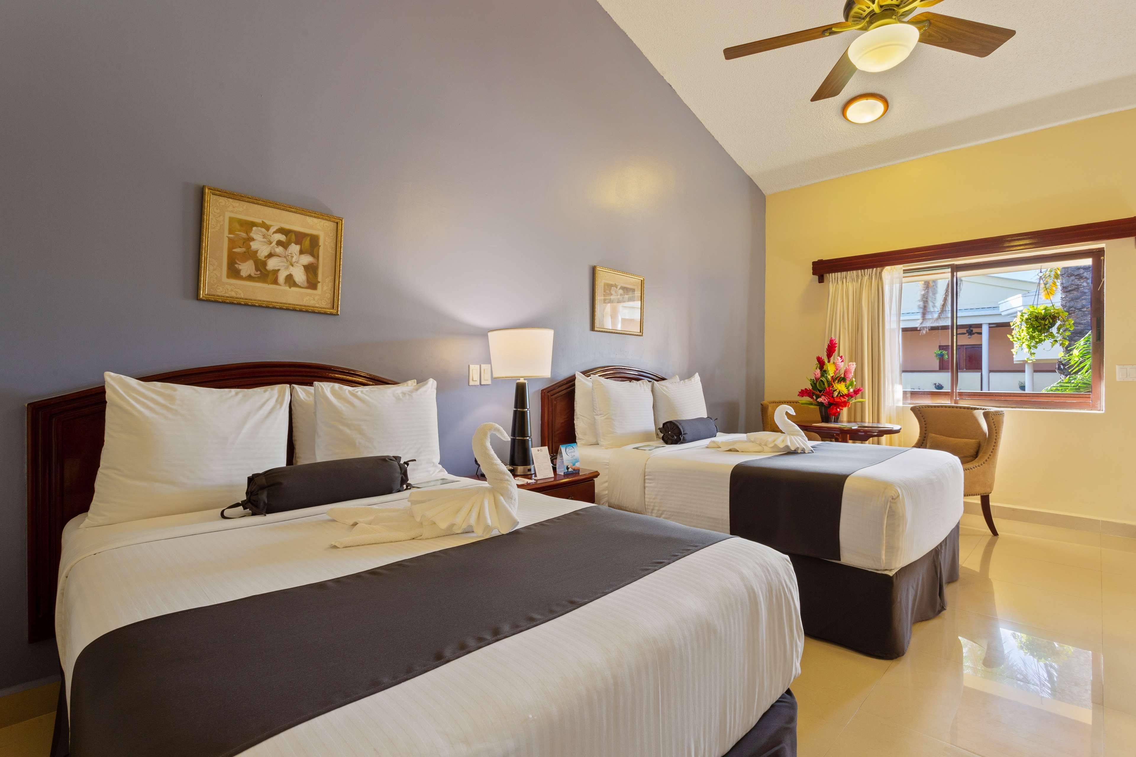 Best Western Plus Belize Biltmore Plaza Белиз Сити Екстериор снимка