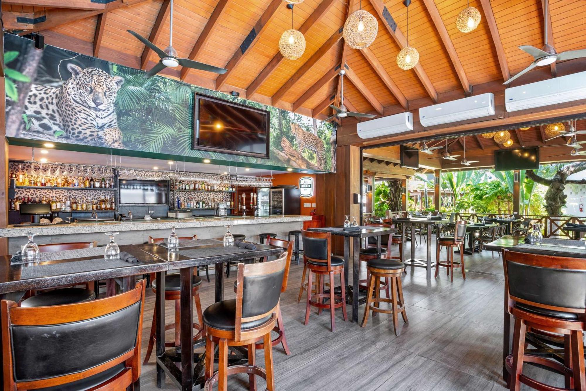 Best Western Plus Belize Biltmore Plaza Белиз Сити Екстериор снимка